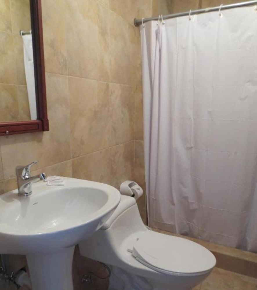 Hotel Cumanda Alfaro Εξωτερικό φωτογραφία