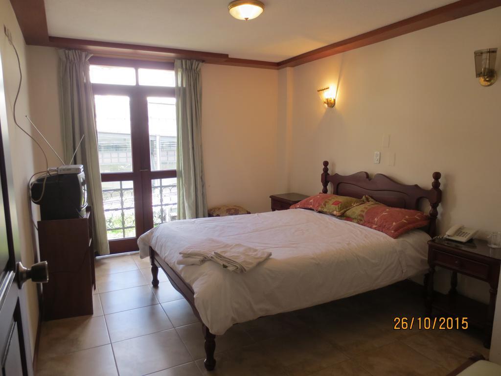 Hotel Cumanda Alfaro Δωμάτιο φωτογραφία