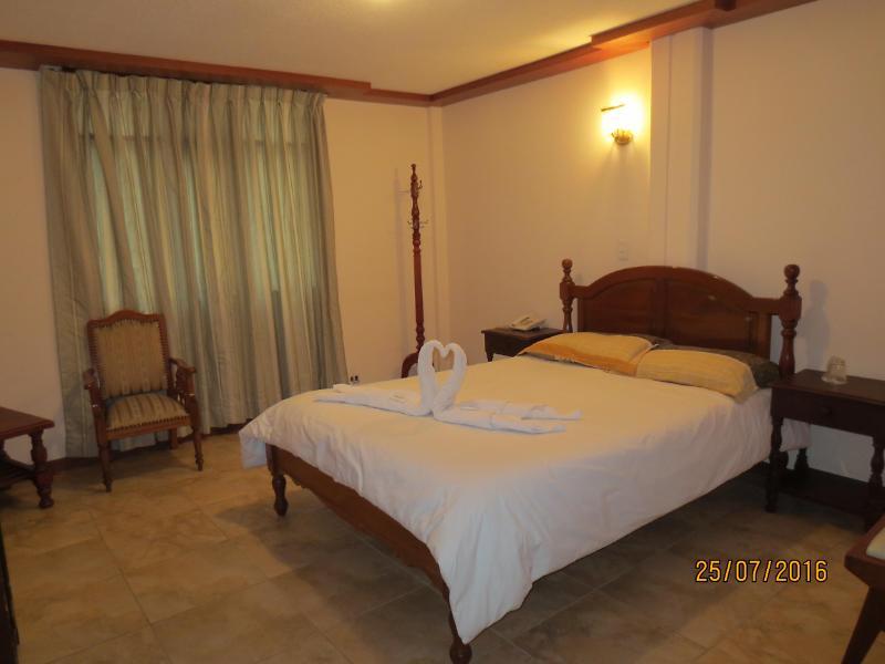 Hotel Cumanda Alfaro Εξωτερικό φωτογραφία