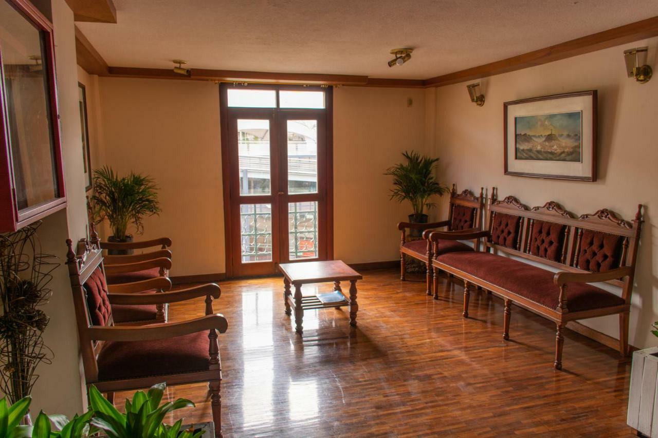 Hotel Cumanda Alfaro Εξωτερικό φωτογραφία